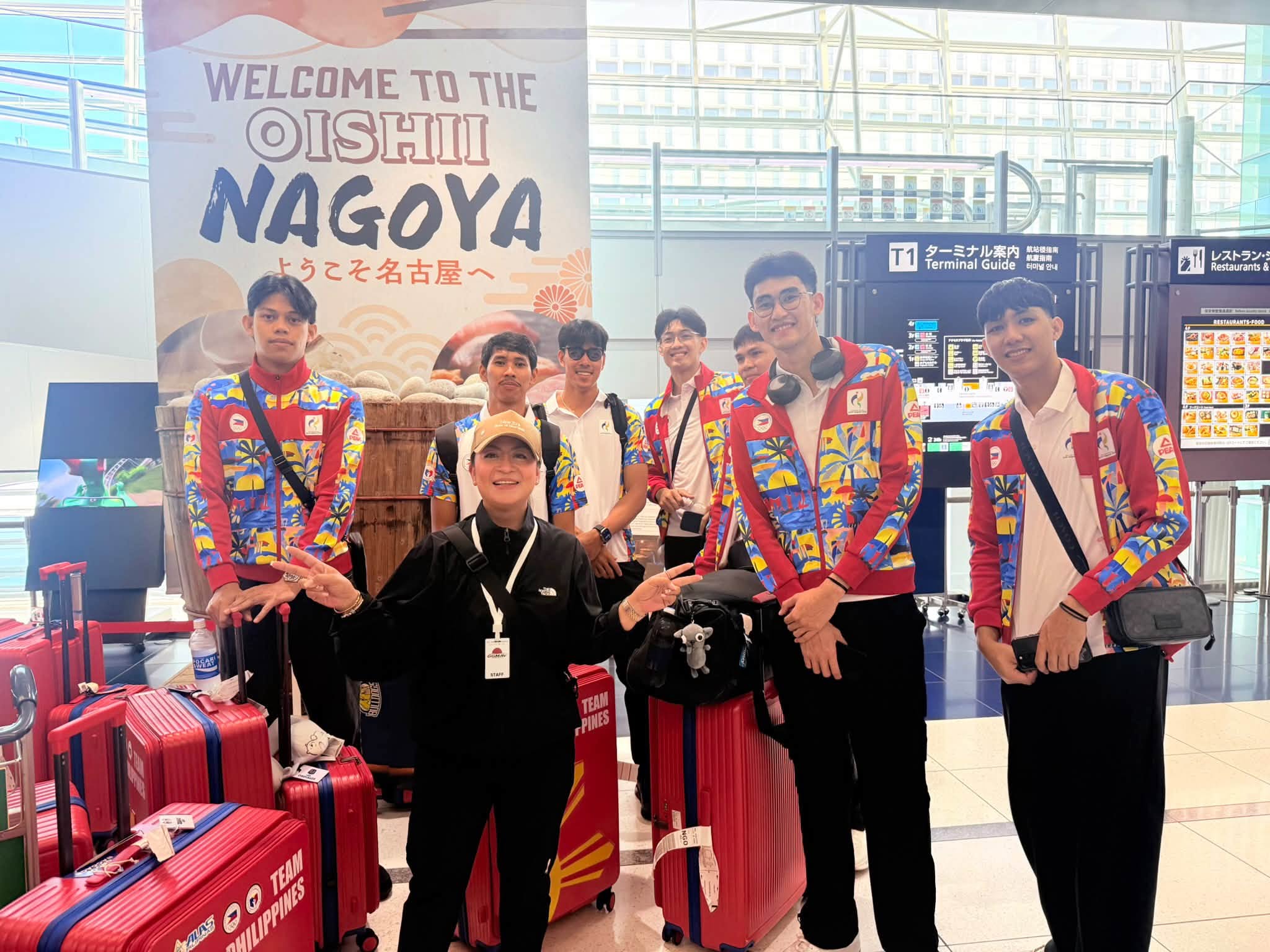GG with travelers at Nagoya airport